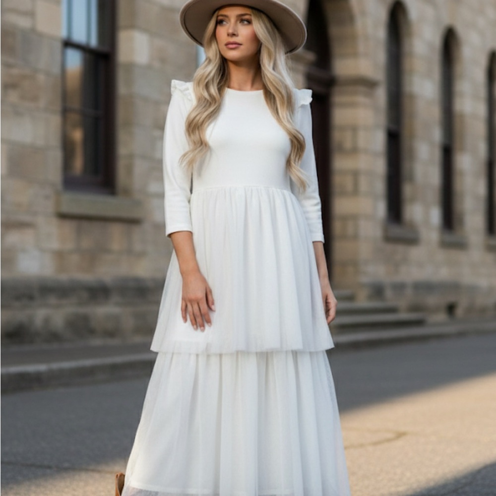 Dainty Jewells Christmas ABOVE THE CLOUDS-CREAM DRESS - Picture 2 of 10
